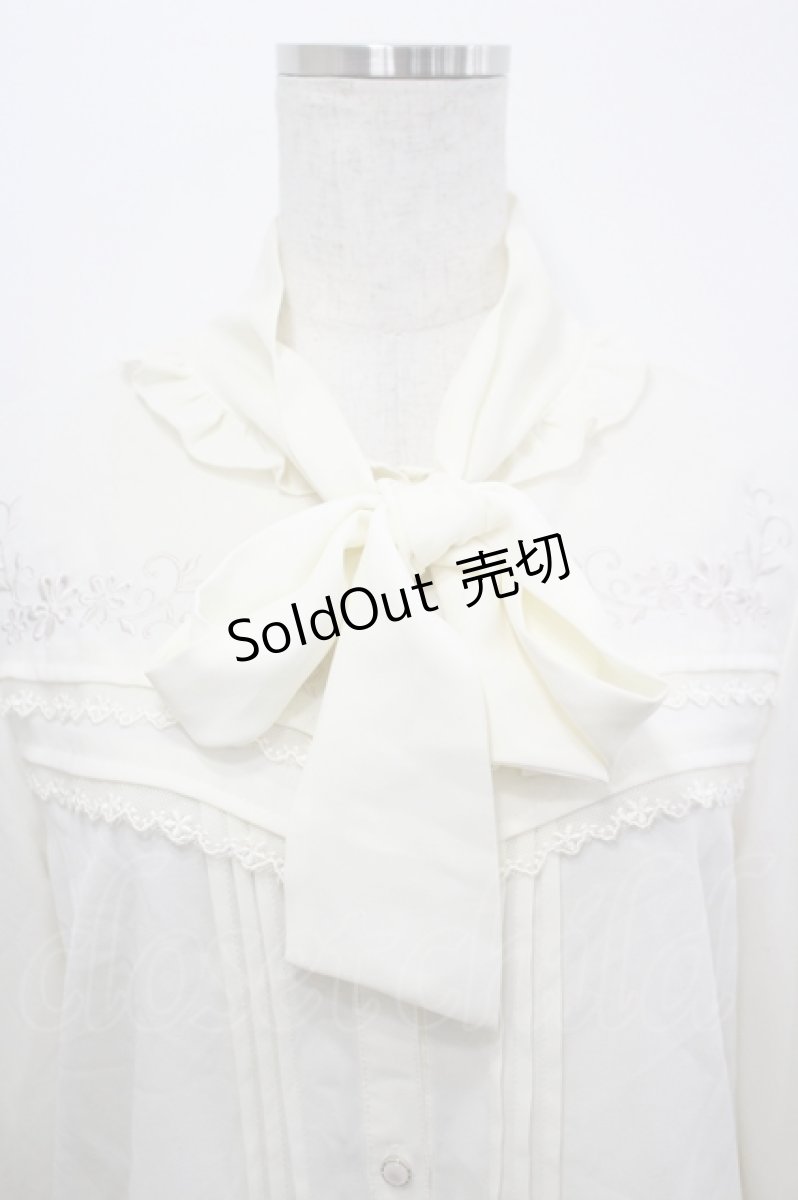 画像3: axes femme / 花刺繍ボウタイブラウス F 生成り I-26-05-12-004-AX-BL-TE-ZI (3)