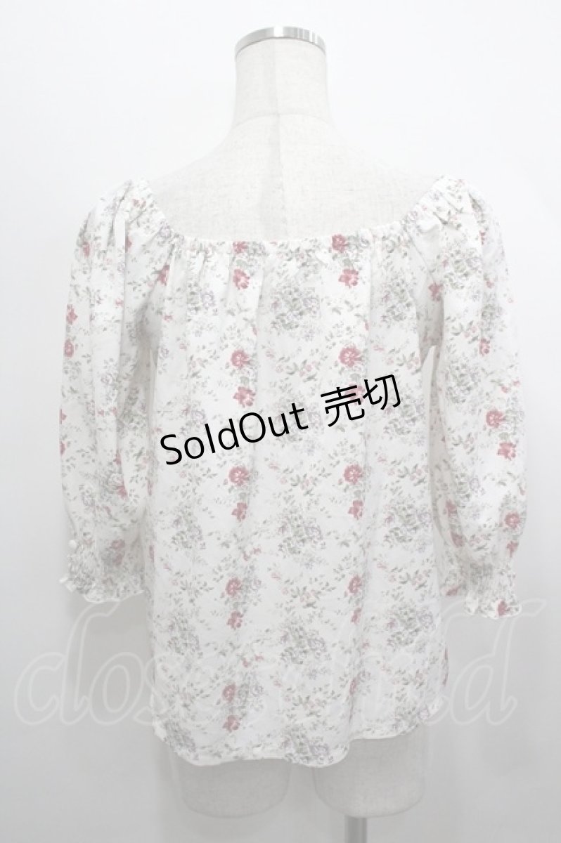 画像2: axes femme POETIQUE / ビスチェ風花柄ブラウス  オフ I-26-05-12-007-AX-BL-TE-ZI (2)