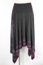 画像1: Ozz oneste / 花刺繍プリントイレヘム2Wayスカート  黒×紫 I-26-05-14-106-OO-SK-TE-ZI (1)