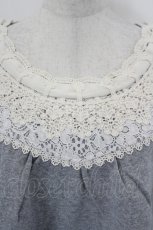 画像4: axes femme / 肩レース裏毛プルオーバー M グレー I-26-05-16-063-AX-TO-SA-ZI (4)