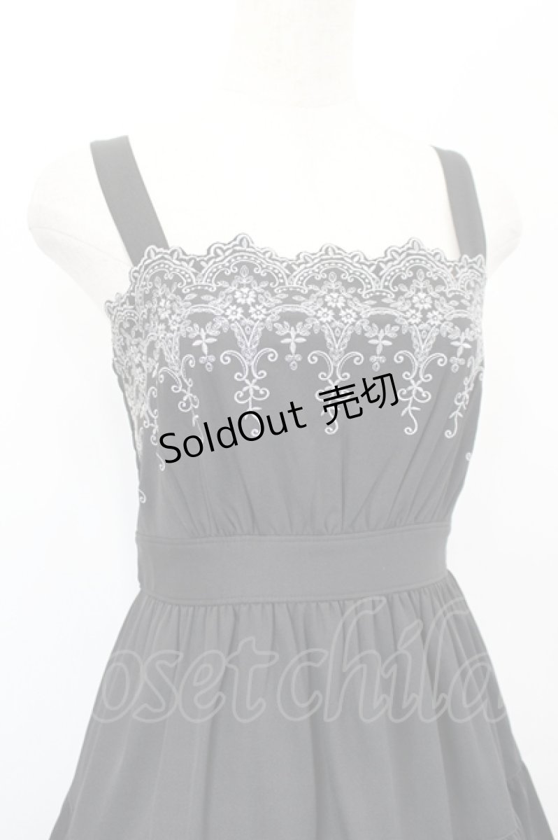 画像4: axes femme POETIQUE / スカラップ刺繍キャミワンピース M 黒 I-26-05-16-099-AX-OP-SA-ZI (4)