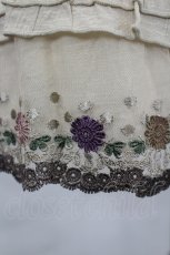 画像4: axes femme / フラワー刺繍フリルスカート  ベージュ I-26-05-16-123-AX-SK-SA-ZI (4)