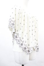 画像3: axes femme / 刺繍プリントスカラップ半袖トップス  アイボリーＸブラウン I-26-05-16-029-AX-TO-SA-ZI (3)