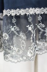 画像4: axes femme / カラー刺繍レースプリーツスカート  ネイビー I-26-05-18-109-AX-SK-SA-ZI (4)