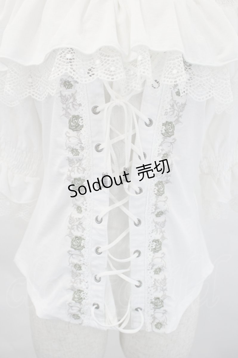 画像4: Ozz oneste / 薔薇刺繍オフショル半袖トップス  白 I-26-05-20-038-OO-TO-SA-ZI (4)