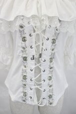 画像4: Ozz oneste / 薔薇刺繍オフショル半袖トップス  白 I-26-05-20-038-OO-TO-SA-ZI (4)