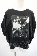 画像1: INGEBORG / くちなしスズランワンポイントカットソー  黒 I-26-05-20-050-LO-TO-SA-ZI (1)