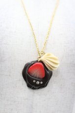 画像1: Q-pot. / Strawberry Melt Chocolat ネックレス  ブラウンＸゴールド I-26-05-20-113-QP-AC-SA-ZI (1)