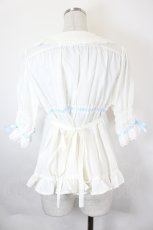 画像2: BABY,THE STARS SHINE BRIGHT / Toy's Fluffy Dreamベビードールブラウス  白Ｘサックス I-26-05-22-006-BA-BL-SA-ZI (2)