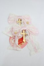 画像1: BABY,THE STARS SHINE BRIGHT / St.Cathedral  ロザリオの誓い リボンコーム  ピンクＸ白 I-26-05-22-085-BA-AC-SA-ZI (1)