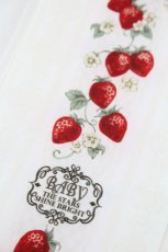 画像3: BABY,THE STARS SHINE BRIGHT / Strawberry’s Heart Drops柄オーバーニーソックス  白 I-26-05-22-110-BA-ZA-SA-ZI (3)