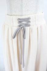 画像2: axes femme POETIQUE / リボン花柄バックフリルスカート M 生成り I-26-05-27-085-AX-SK-SA-ZI (2)