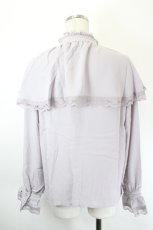 画像2: axes femme POETIQUE / ケープデザインフリルブラウス M グレージュ I-26-05-31-009-AX-BL-SA-ZI (2)