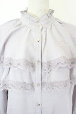 画像4: axes femme POETIQUE / ケープデザインフリルブラウス M グレージュ I-26-05-31-009-AX-BL-SA-ZI (4)