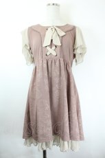 画像1: axes femme / オーナメントジャガドワンピース  ピンクＸアイボリー I-26-06-02-074-AX-OP-SA-ZI (1)