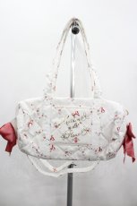画像1: Maison de FLEUR / フラワーリボンプリント2WAYボストンバッグ  白Ｘピンク I-26-06-05-090-LO-BG-SA-ZI (1)
