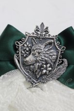 画像3: ALICE and the PIRATES / The crest of St.Lily Wolfリボンブローチ  グリーン I-26-06-05-113-PA-AC-TE-ZI (3)
