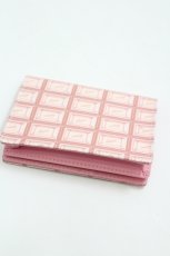 画像2: Q-pot. / ストロベリーチョコレートバービジネスカードケース  ピンク I-26-06-05-118-QP-ZA-TE-ZI (2)