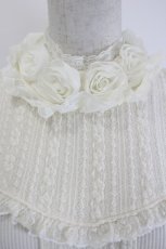 画像4: axes femme / シフォン薔薇装飾カットプルオーバー F 白 I-26-06-08-030-AX-TO-SA-ZI (4)