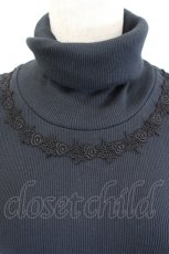 画像4: INGEBORG / 襟ぐりレースハイネック長袖リブトップス  ブラック I-26-06-11-031-LO-TO-SA-ZI (4)