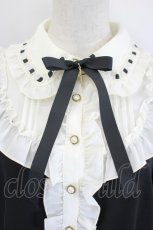 画像4: Amavel / Dark Chember Maid フリルブラウス  黒Ｘアイボリー I-26-06-11-008-CA-BL-SA-ZI (4)