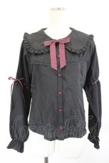 画像1: axes femme POETIQUE / リボン付フリルビッグ襟ブラウス  黒Ｘボルドー I-26-06-11-015-AX-BL-SA-ZI (1)