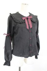 画像3: axes femme POETIQUE / リボン付フリルビッグ襟ブラウス  黒Ｘボルドー I-26-06-11-015-AX-BL-SA-ZI (3)