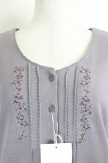 画像3: KETTY / サイドフラワー刺繍カーディガン  グレー I-26-06-12-040-LO-TO-SA-ZI (3)