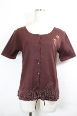 画像1: KETTY / 胸元フラワー刺繍半袖カーディガン  ブラウン I-26-06-12-041-LO-TO-SA-ZI (1)