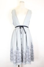画像1: axes femme / 裾刺繍ジャンパースカート  サックス I-26-06-16-081-AX-OP-TE-ZI (1)