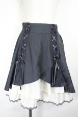 画像1: axes femme / ダブルレースアップスリットスカート M 黒Ｘ白 I-26-06-18-071-AX-SK-SA-ZI (1)