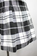 画像4: DimMoire / ベルトプリーツミニスカート  黒ｘ白チェック I-26-06-18-084-PU-SK-SA-ZI (4)