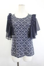 画像1: axes femme / 袖フリルカットワークレーストップス  ネイビー I-26-06-21-043-AX-TO-TE-ZI (1)