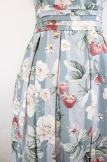 画像2: Forest Wardrobe 森林衣樹 / 森林のかご2.0 花柄ジャンパースカートセット 白ばら＆いちご Sサイズ I-26-06-23-039-LO-OP-SA-ZI (2)