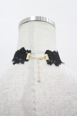 画像2: devil inspired / Roses Design Lace Choker   I-26-06-25-108-LO-AC-TE-ZI (2)