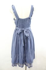 画像2: axes femme POETIQUE / メルヘン刺繍フリルワンピース  ブルー I-26-07-01-054-AX-OP-SA-ZI (2)