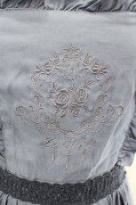 画像4: axes femme POETIQUE / メルヘン刺繍フリルワンピース  ブルー I-26-07-01-054-AX-OP-SA-ZI (4)
