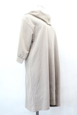 画像3: axes femme POETIQUE / ハーフジップカットワンピース  ベージュ I-26-07-01-061-AX-TO-SA-ZI (3)
