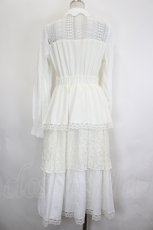 画像2: axes femme kawaii / レーシーロングワンピース  白 I-26-07-07-054-AX-OP-SA-ZI (2)