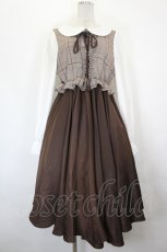 画像1: Favorite / レイヤードチェック×プリーツの個性派ロングワンピース  ブラウン I-26-07-11-051-LO-OP-TE-ZI (1)