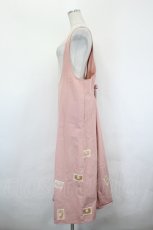 画像2: WONDERFUL WORLD / ギンガムチェックうさぎ刺繍ジャンパースカート  ピンク I-26-07-11-084-LO-OP-SA-ZI (2)