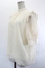 画像2: axes femme NOSTALGIE / バックリボン肩フリルブラウス  アイボリー I-26-07-12-011-AX-TO-SA-ZI (2)