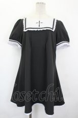 画像1: Amavel / クロス刺繍入りスクエアヨーク切替ワンピース  黒Ｘ白 I-26-07-15-047-CA-OP-SA-ZI (1)