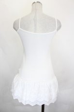 画像2: axes femme / 裾レースカップ付きキャミ  白Ｘ黒 I-26-07-18-004-AX-TO-SA-ZI (2)