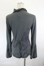 画像3: Ozz oneste / 後ろ花刺繍&フロントフリルトップス  グレー I-26-07-18-040-OO-TO-SA-ZI (3)