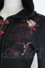 画像3: Ozz On / 龍×花刺繍 チャイナデザインパーカー  黒×赤 I-26-07-18-049-OO-TO-TE-ZI (3)