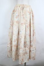 画像2: axes femme / 金木犀柄タックスカート  クリーム I-26-07-21-091-AX-TO-TE-ZI (2)