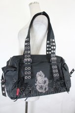 画像1: Ozz oneste / 龍刺繍編み上げバッグ  黒 I-26-07-21-108-OO-BG-TE-ZI (1)