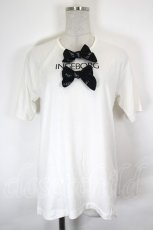 画像1: INGEBORG / ロゴリボン半袖カットソー  白Ｘ黒 I-26-07-25-033-LO-TO-SA-ZI (1)