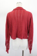 画像2: axes femme POETIQUE / チェリー刺繍衿付きニットカーデ  赤 I-26-07-26-035-AX-TO-TE-ZI (2)